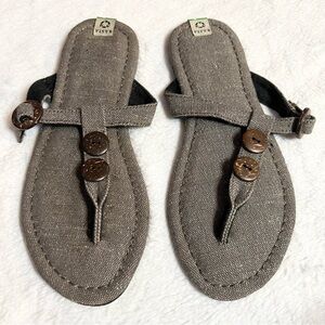 Sanuk Rasta Olive Green Flat Sandals with Brown Button Accents Women’s Size 6